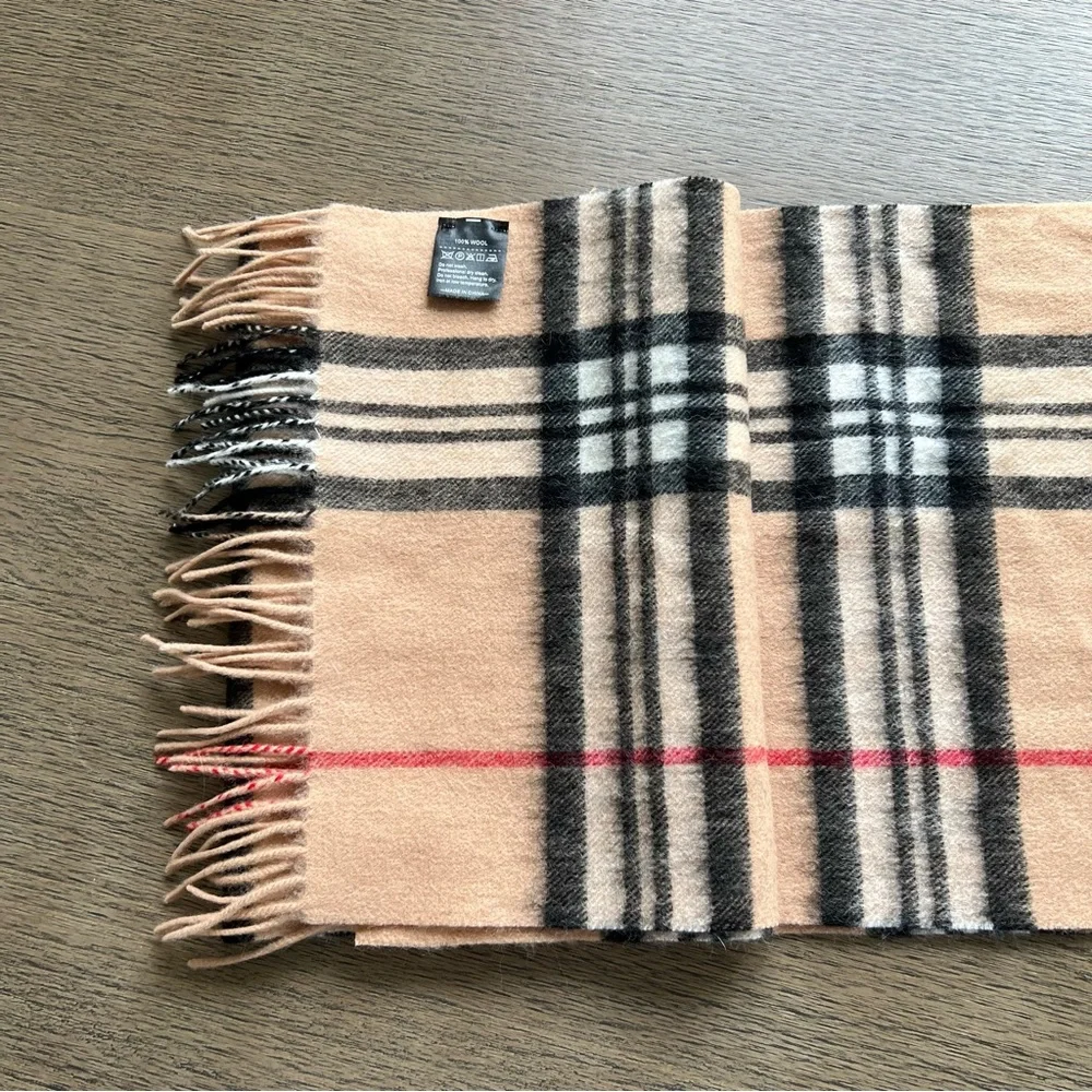 100% Wool Camel Burberry Look Alike Checkered Tasseled Scarf - Picture 4 of 5